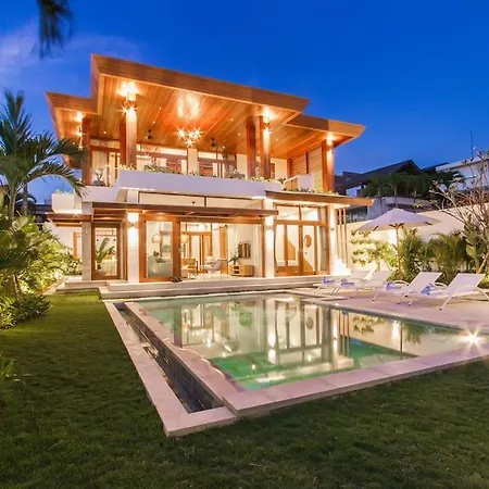 New 4 Bedroom Ocean & Ricefield View Villa Cemagi