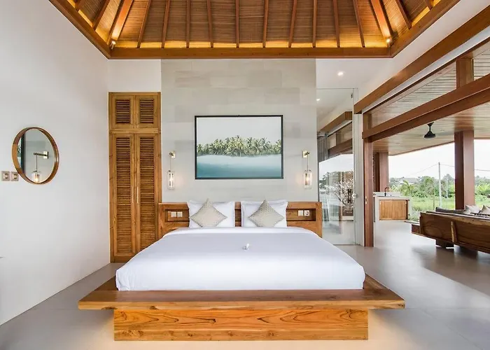 Stylish Luxury Ocean & Ricefield View Monthly